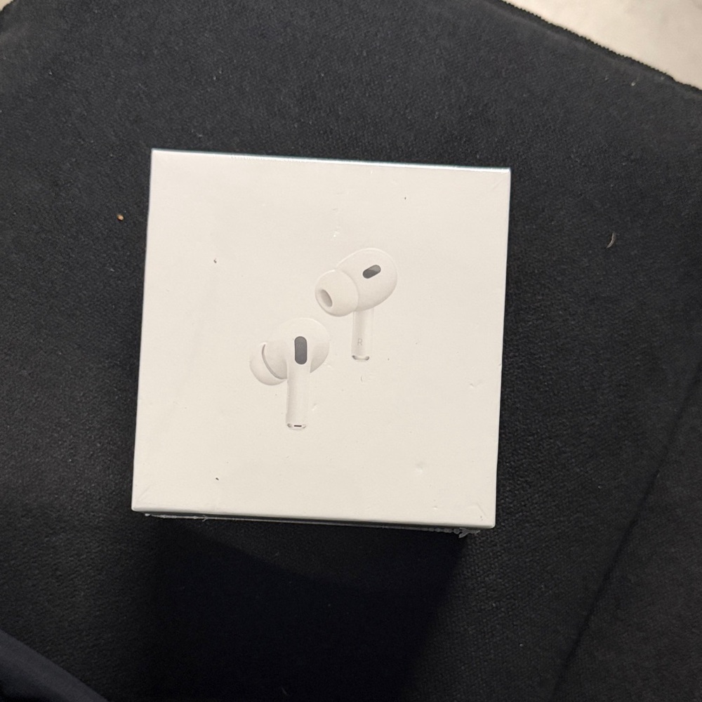 Apple White Earbud Headphones Gen 3